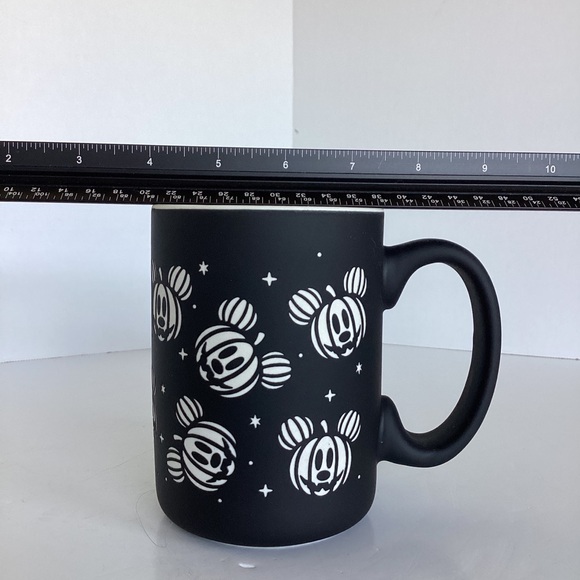 Disney 2024 Mickey Mouse Halloween Pumpkin Jack-O-Lantern Head Mug Black White - Picture 14 of 14